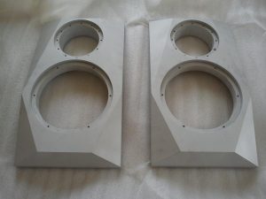 aluminiowe obudowy glosnikow frezowanie CNC 02 300x225 - aluminiowe-obudowy-glosnikow-frezowanie-CNC-02